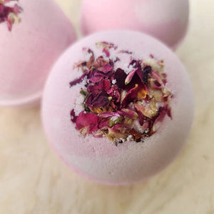 Luxe Foaming Bath Bomb Kakadu Plum