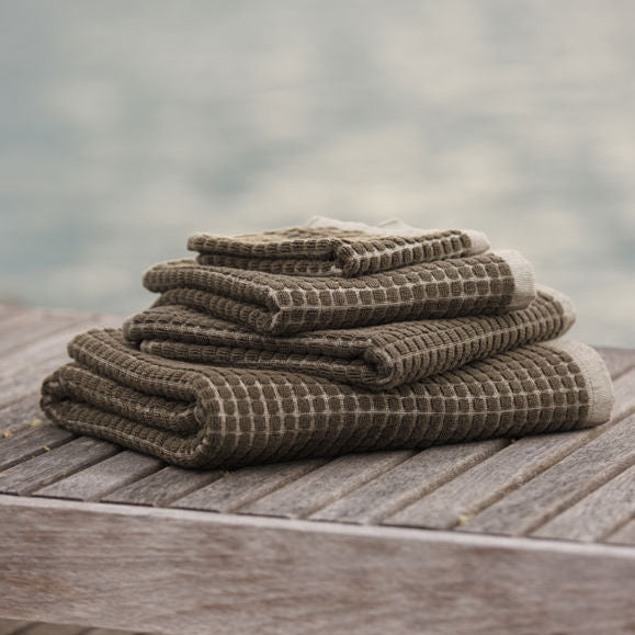 Nero Towel Range Ivy/Cream