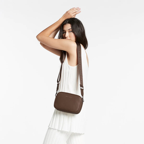 Plunder Webbed Strap Crossbody Bag Cocoa